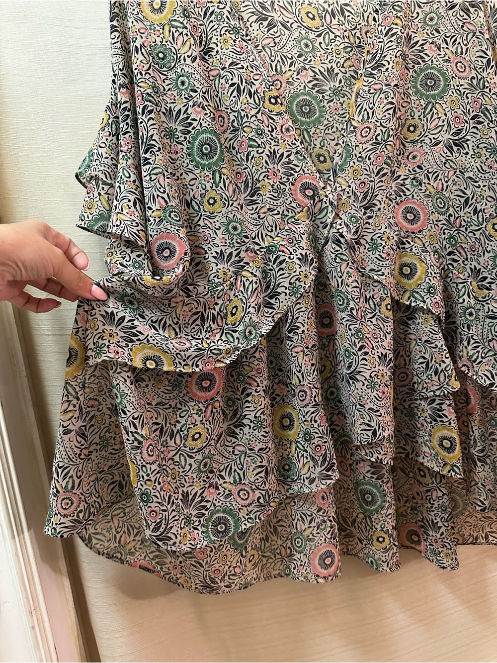 Cabi Floral Ruffle Blouse XL Boho Peasant Top Bell Sleeve Romantic Cottagecore - Picture 5 of 7